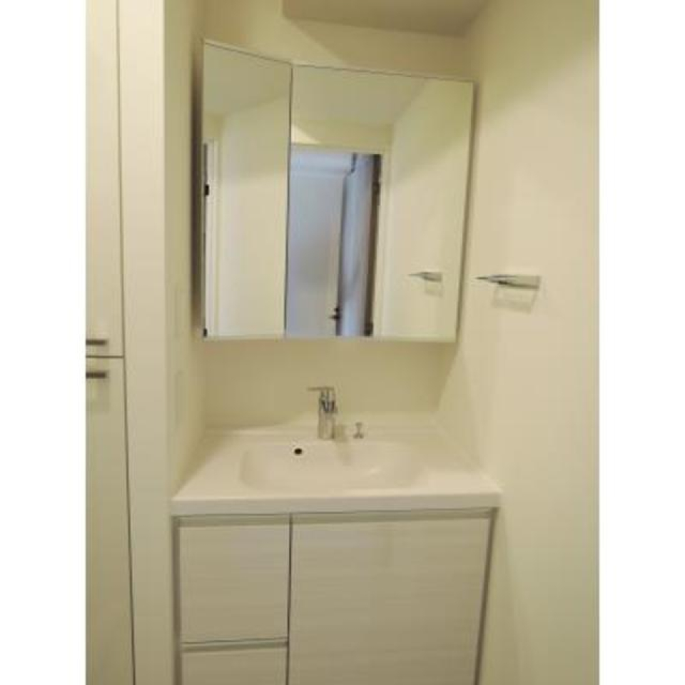 嬉しい独立洗面台。※写真は同タイプ住戸です。