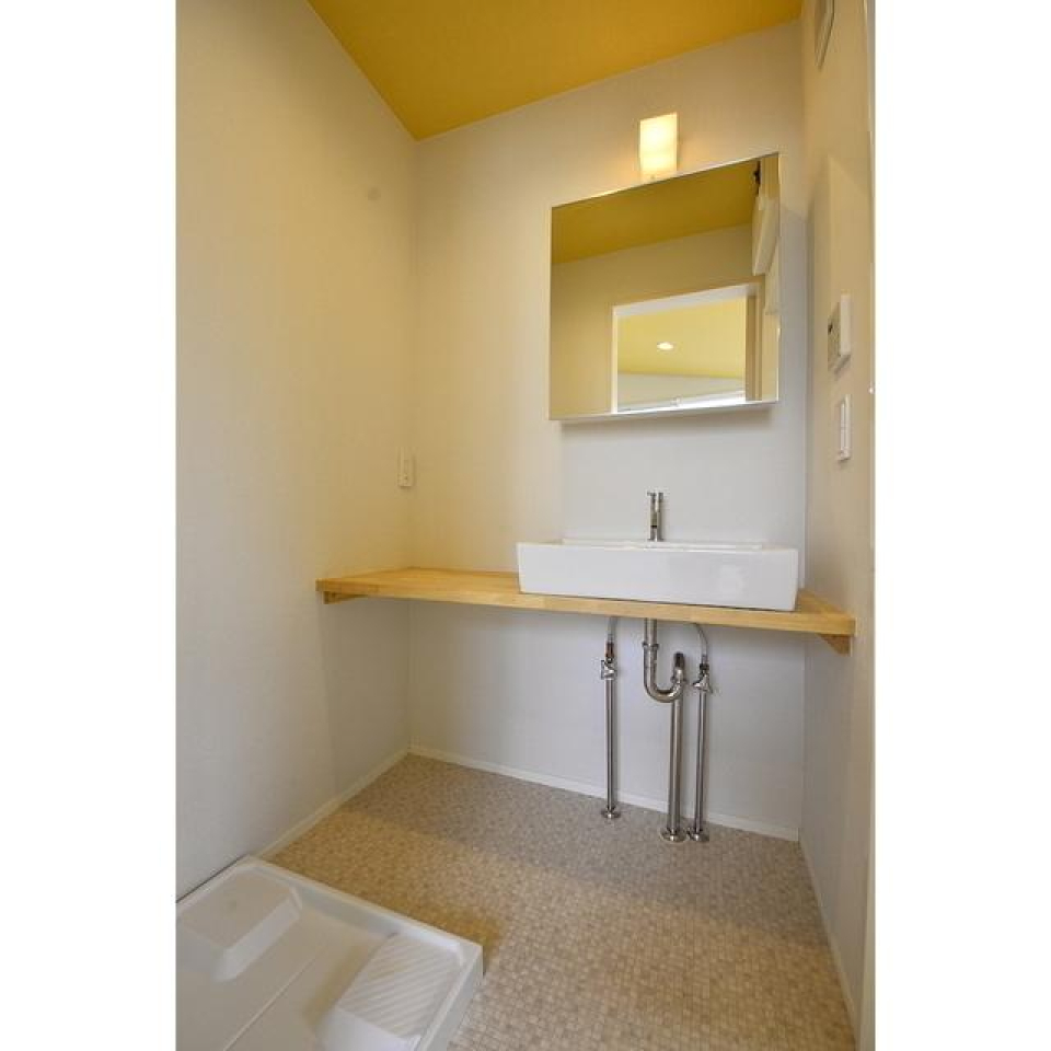 洗面台はすっきりとしたデザインで素敵。