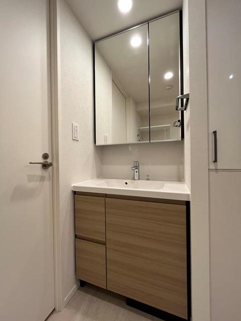 嬉しい独立洗面台。※写真は同タイプ住戸です。