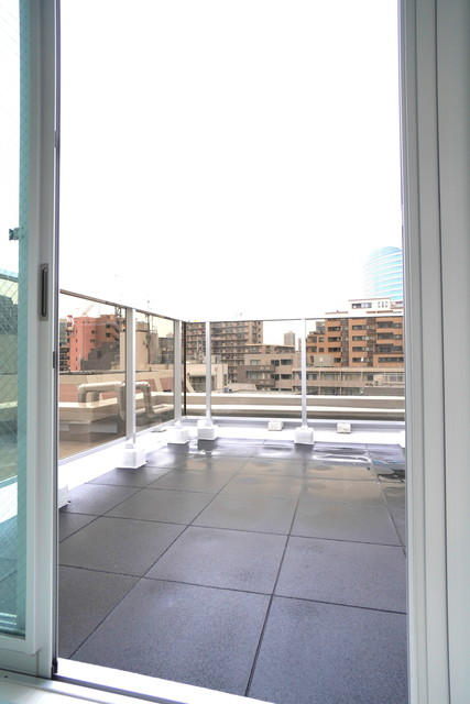 バルコニーもゆとりがありそうですね！※写真は同タイプ住戸です。