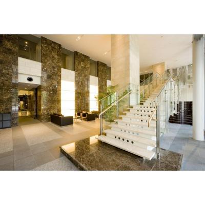 広いエントランス。