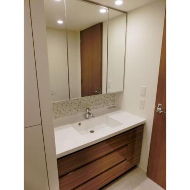 三面鏡が嬉しい※写真は同タイプ住戸です。