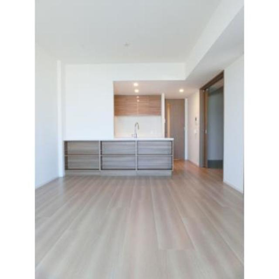 13帖のリビングルームは開放感がありますね※写真は同タイプ住戸です。