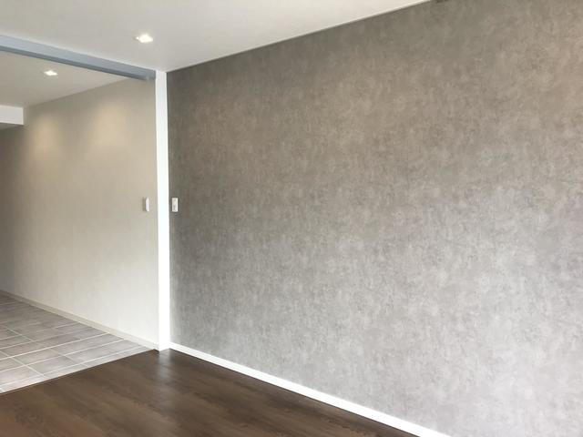 グレー調のウォールがオシャレですね。※写真は同タイプ住戸です。