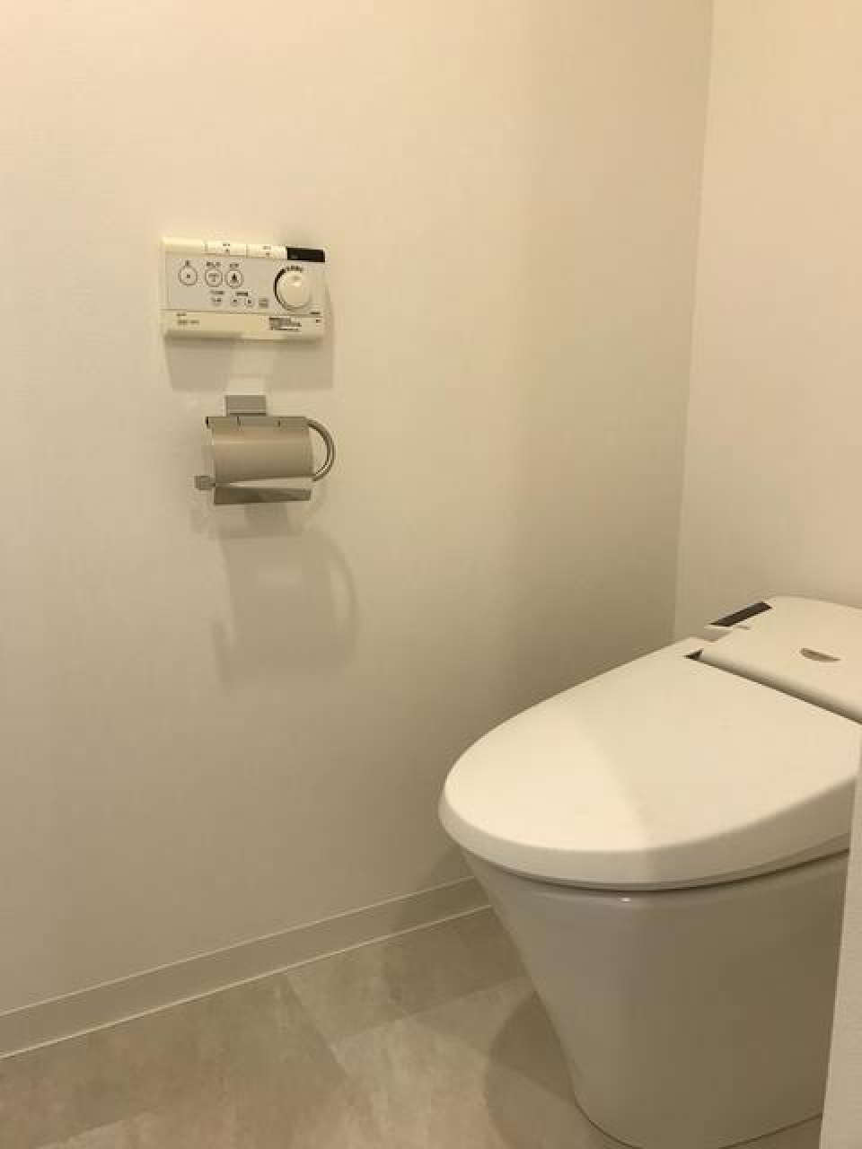 シンプルなトイレです。※写真は同タイプ住戸です。