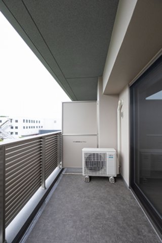 バルコニーに出た時の様子。※写真は同タイプ住戸です。