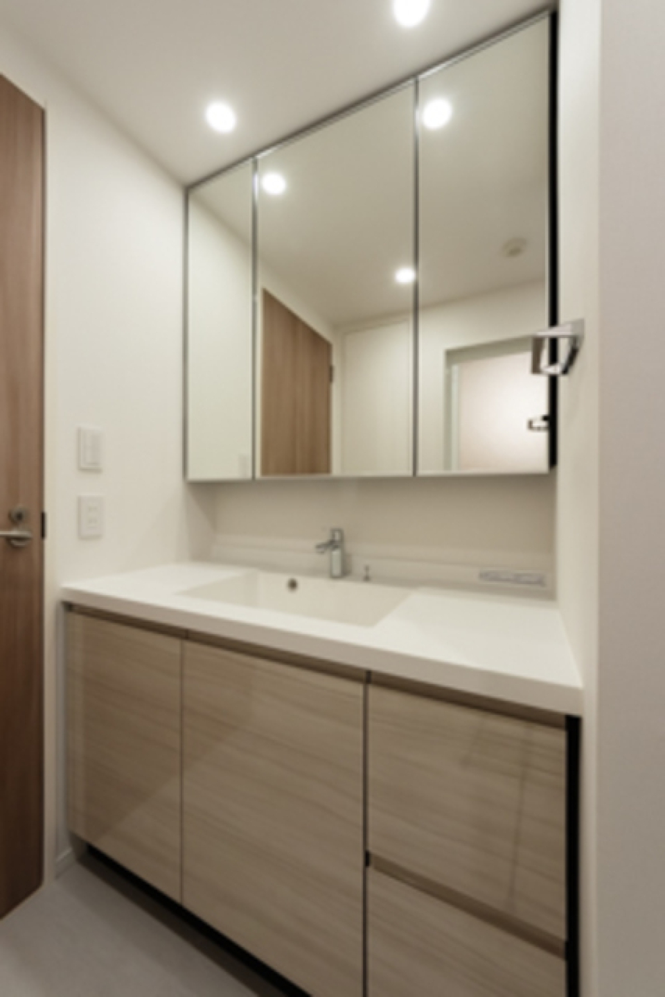 嬉しい独立洗面台。※写真は同タイプ住戸です。