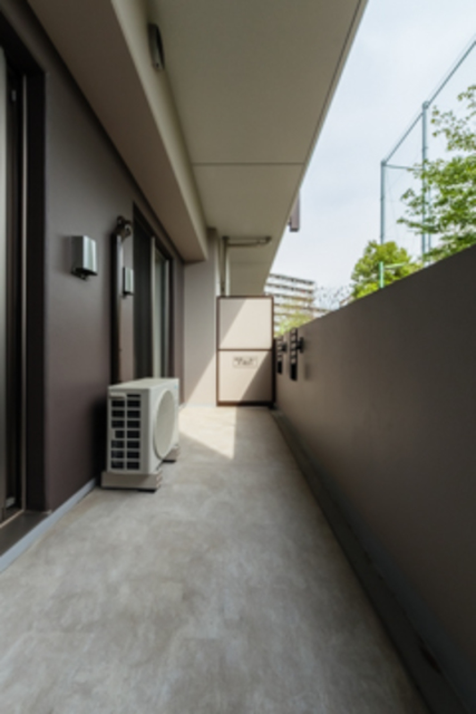 バルコニーに出た時の様子。※写真は同タイプ住戸です。