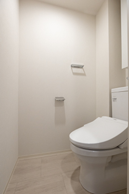 シンプルなトイレです。※写真は同タイプ住戸です。