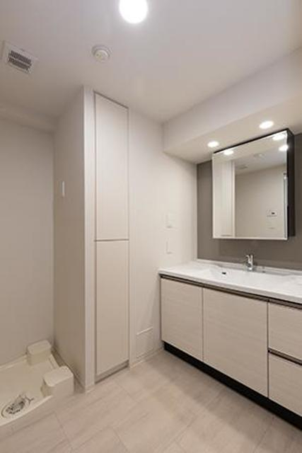 嬉しい独立洗面台。※写真は同タイプ住戸です。