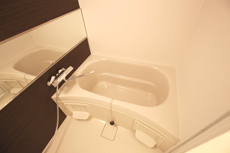 バスルームには浴室乾燥機能付きです