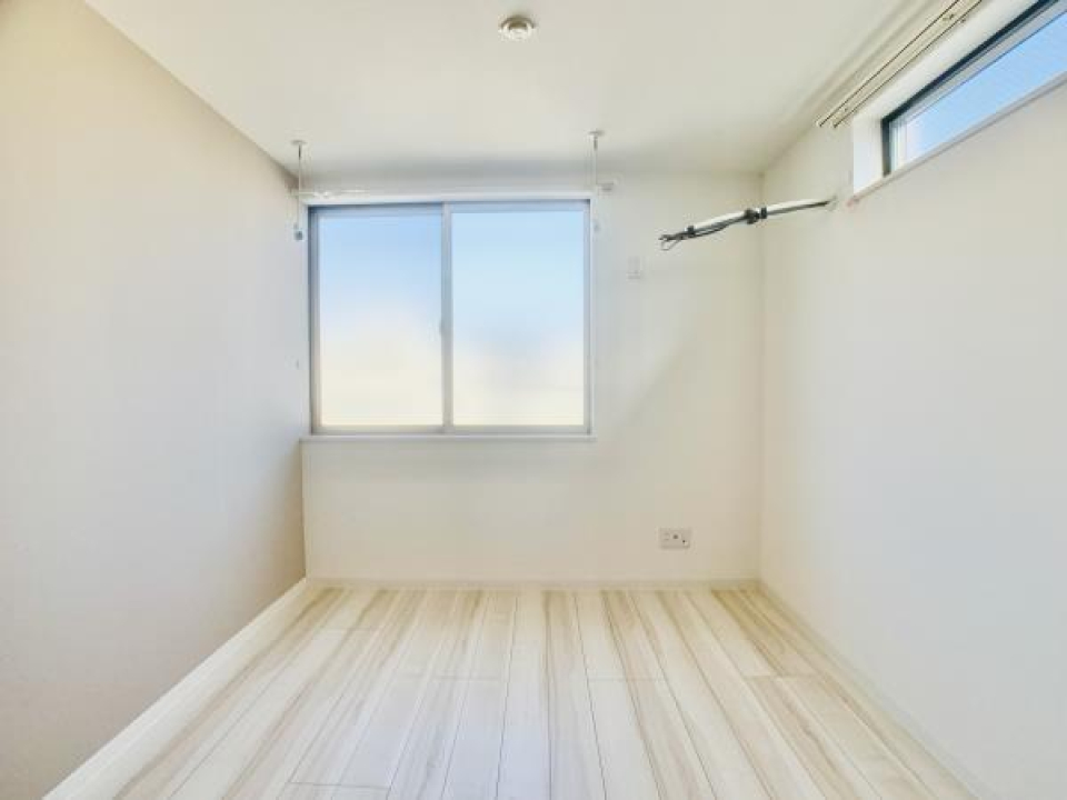 4.5帖の洋室の様子。