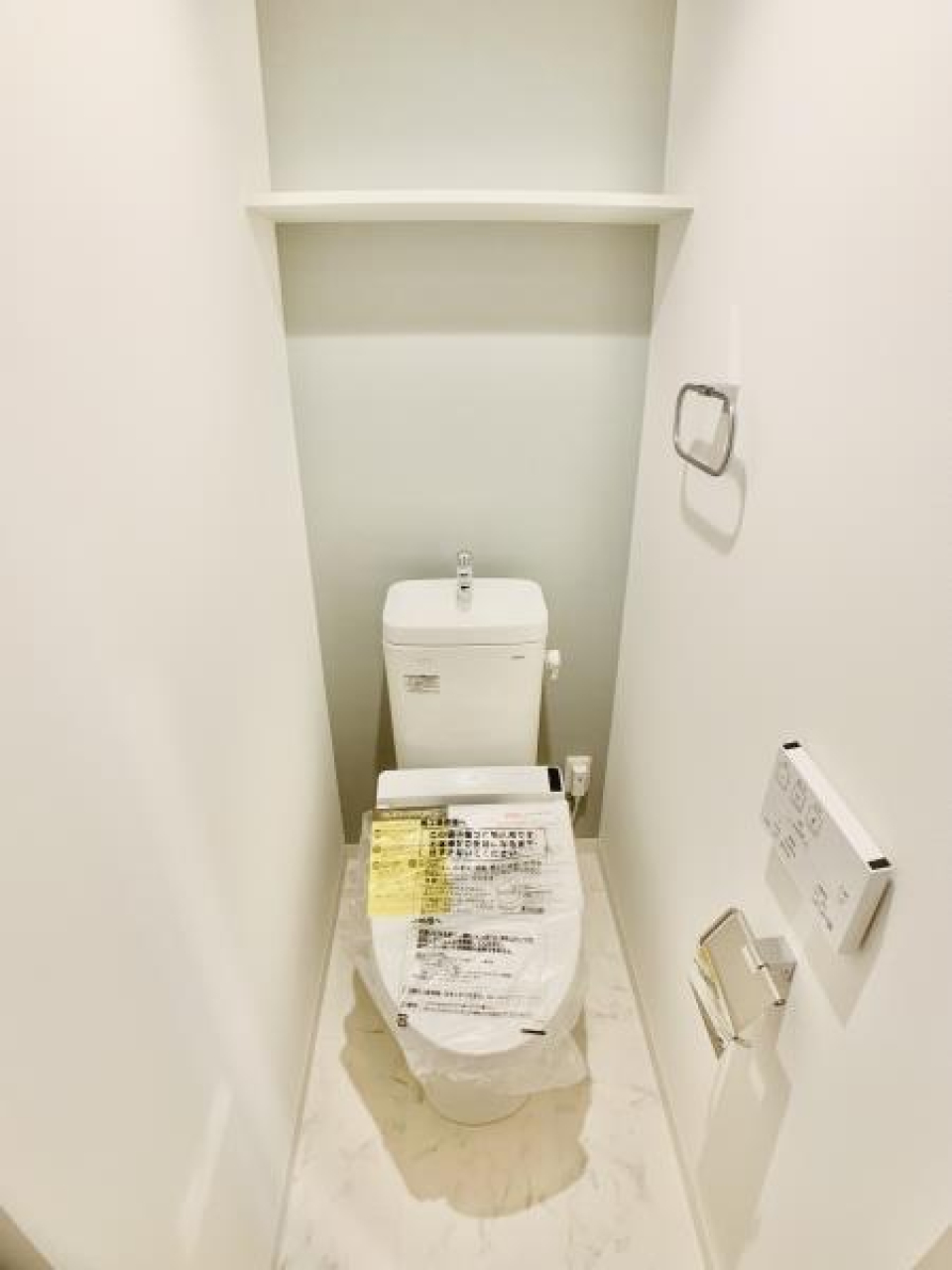 シンプルなトイレ。