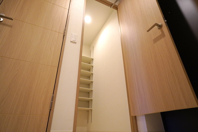 シューズボックスを開けた時の様子。※写真は同タイプ住戸です。