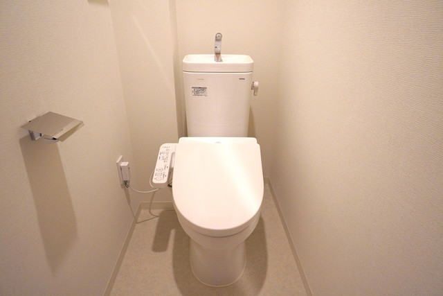 シンプルなトイレ。※写真は同タイプ住戸です。