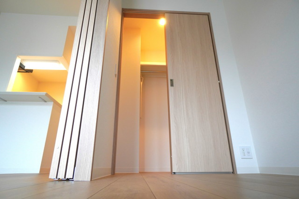 ウォークインクローゼットの様子。※写真は同タイプ住戸です。