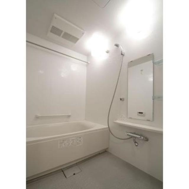 清潔感のある浴室です。※写真は同タイプ住戸です。