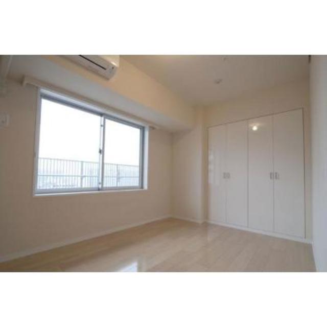 5.4帖の洋室になっています。※写真は同タイプ住戸です。