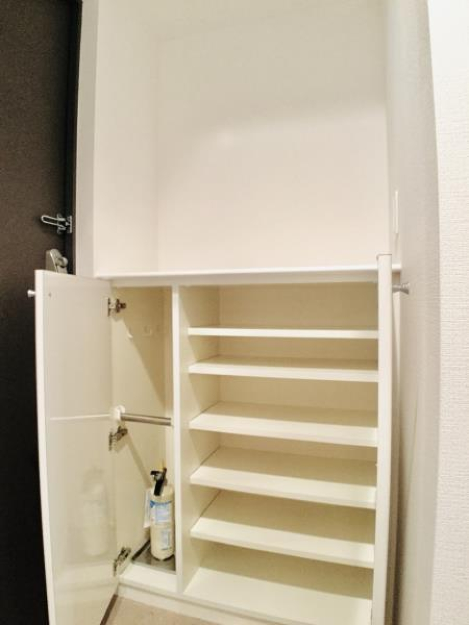 シューズボックスを開けた時の様子。