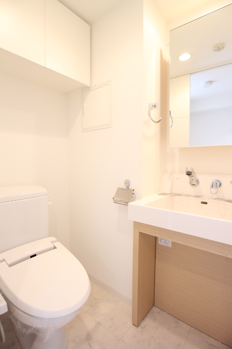 トイレと洗面台はお隣同士です。