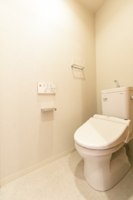 シンプルなトイレ。※写真は同タイプ住戸です。