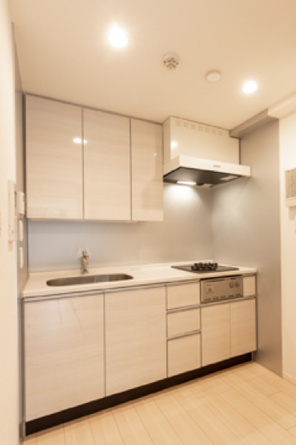 ２口のガスコンロが導入されたキッチン。※写真は同タイプ住戸です。