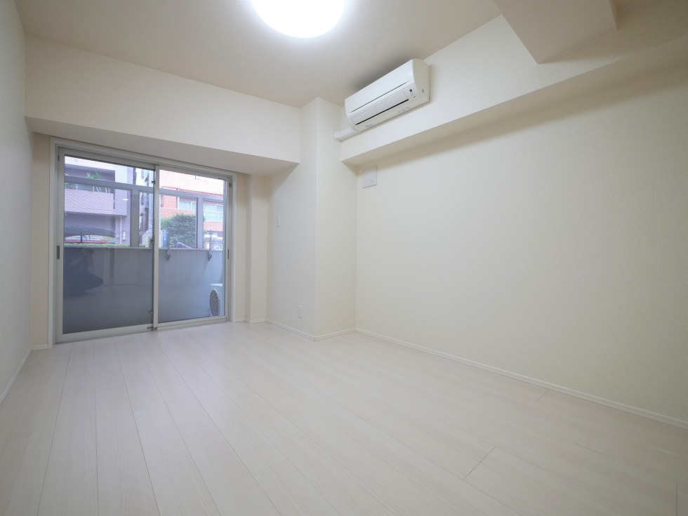 バルコニーへのアクセスができます。