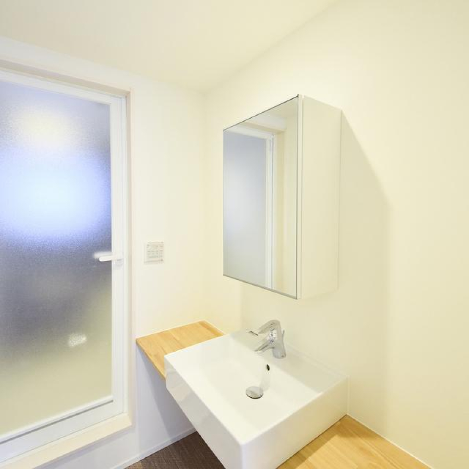 洗面台は1，2階にあります。