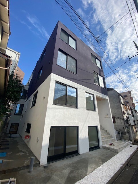 バイカラーでパッと目に留まる外観