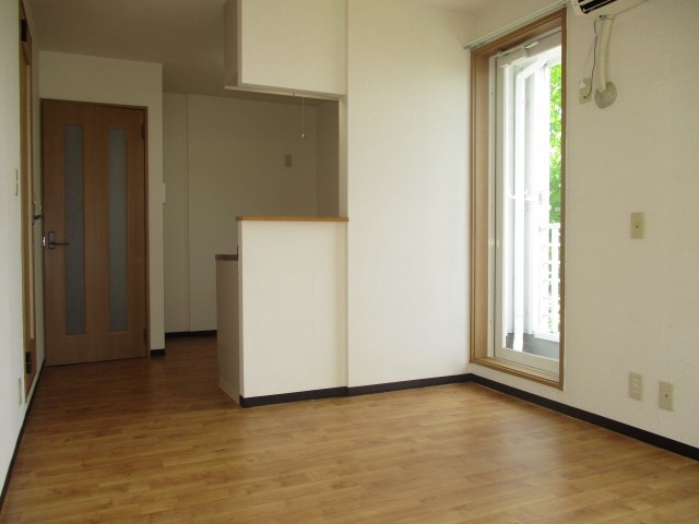 リビングは別アングルで見るとこんな感じ。