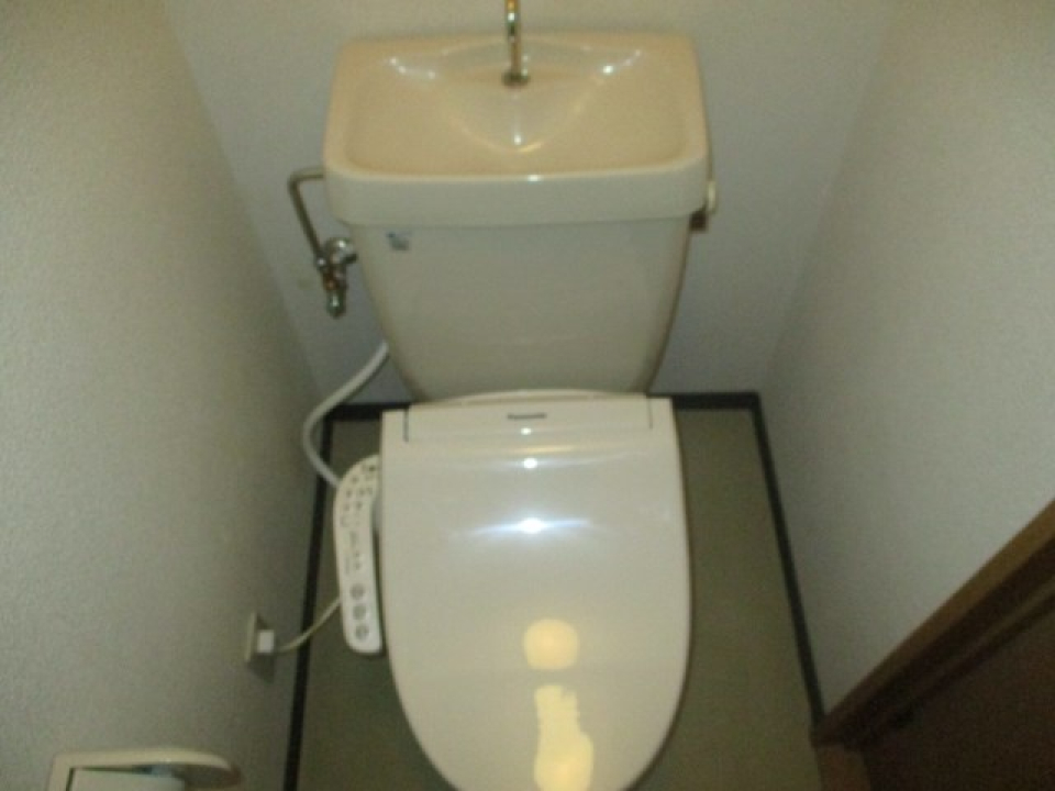 ウォシュレット付きのお手洗い。