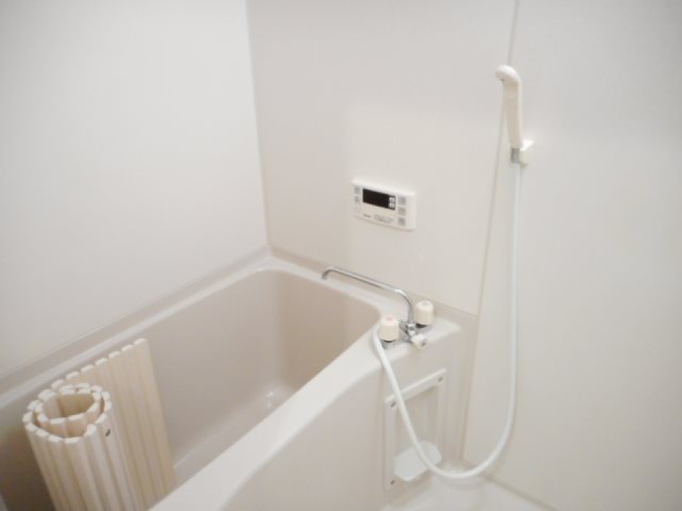 シンプルなバスルーム