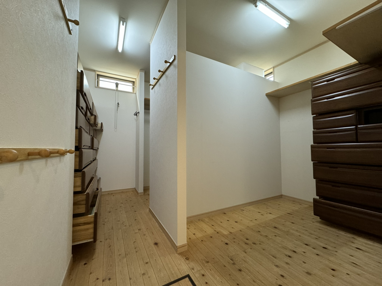 1階の収納スペース