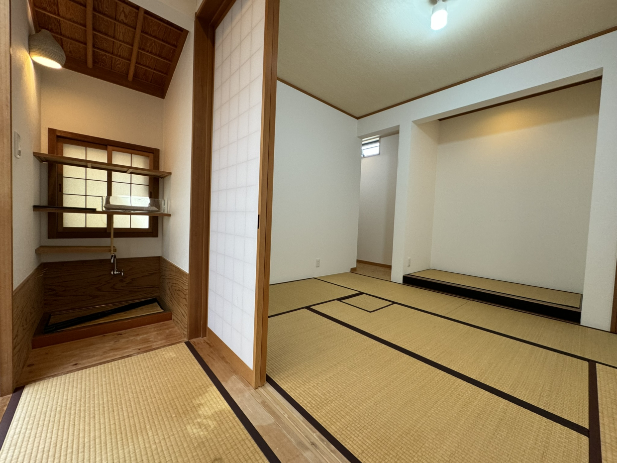 1階には茶室になる和室がある
