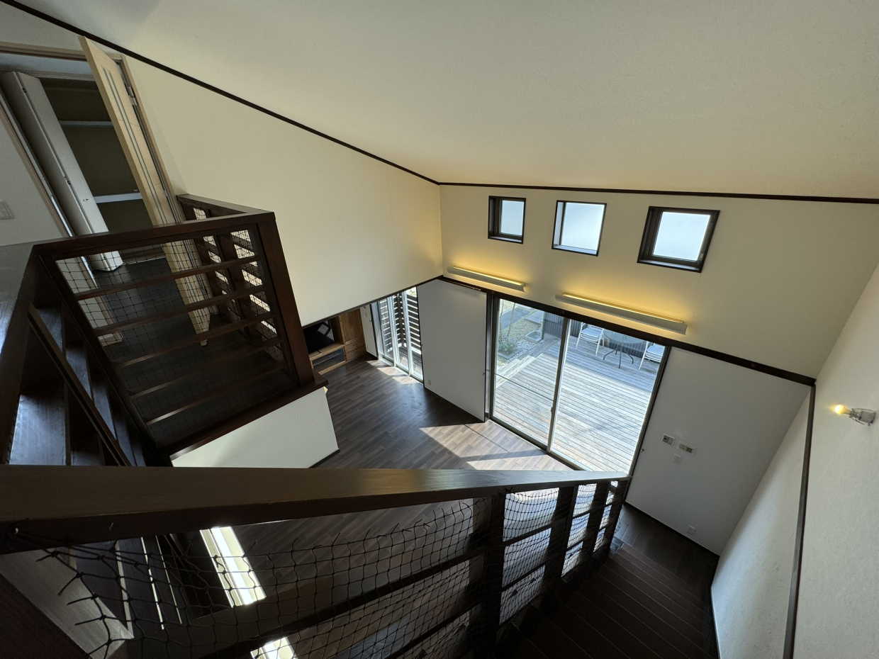 2階から吹き抜けスペースの眺望