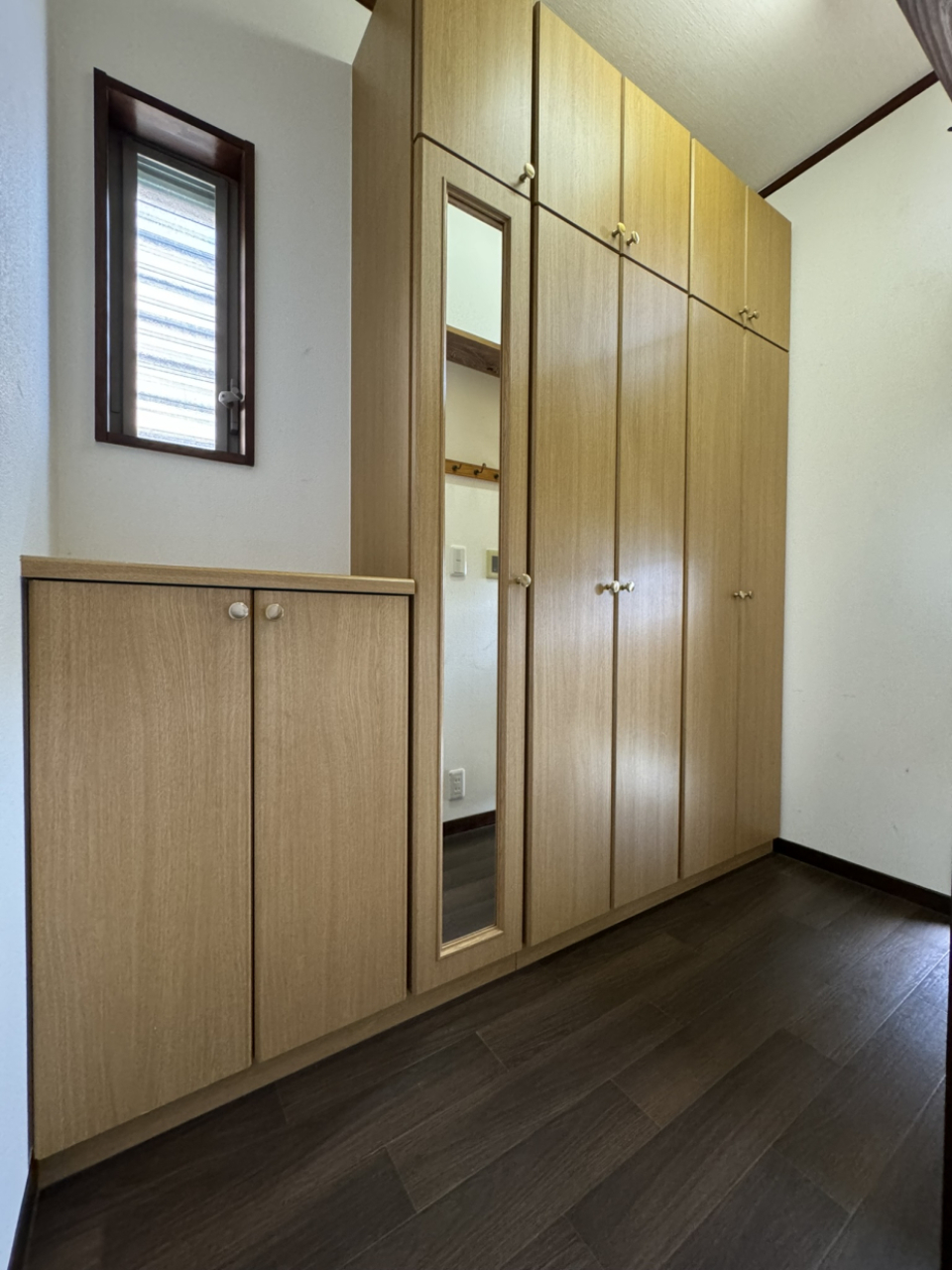 玄関横のシューズクローク