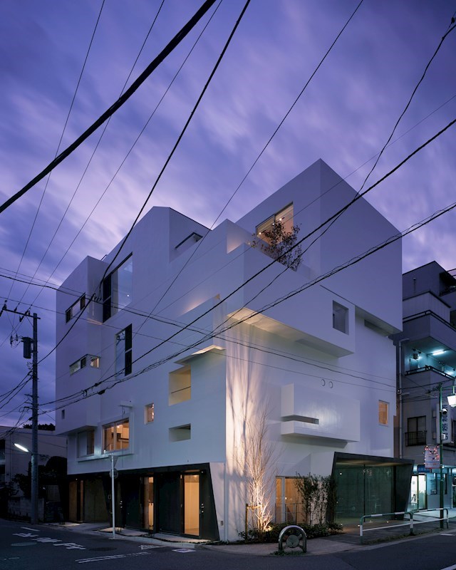 これぞデザイナーズ、美しい佇まいです。