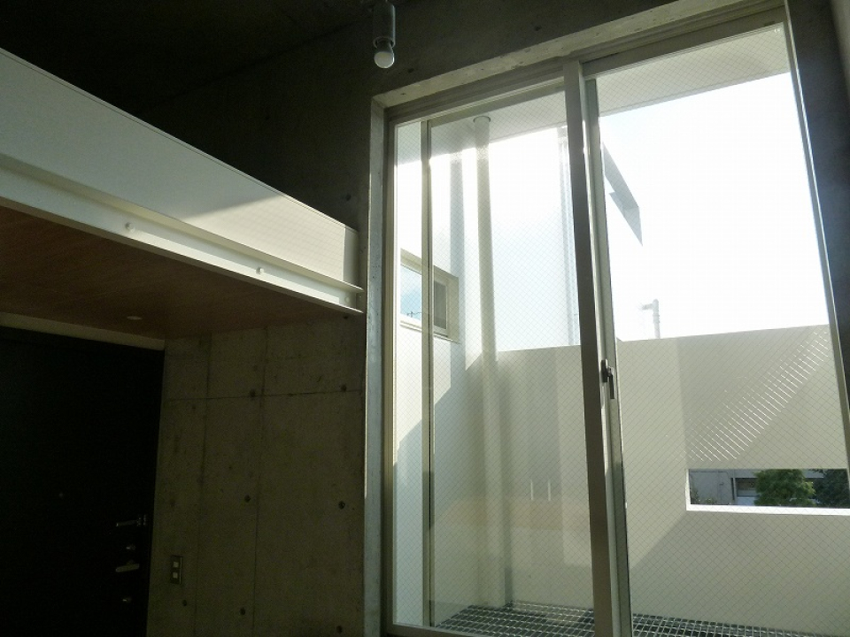 南から暖かい光が差し込みます。