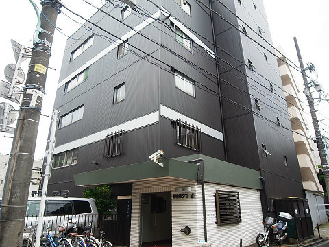 外観も良い感じにレトロさが残ってます