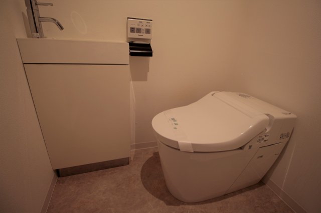 トイレです。シンプルな造りです。