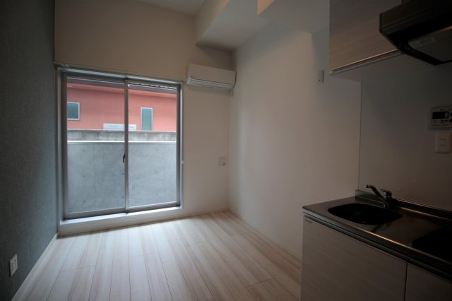 ロフト・収納付きです。