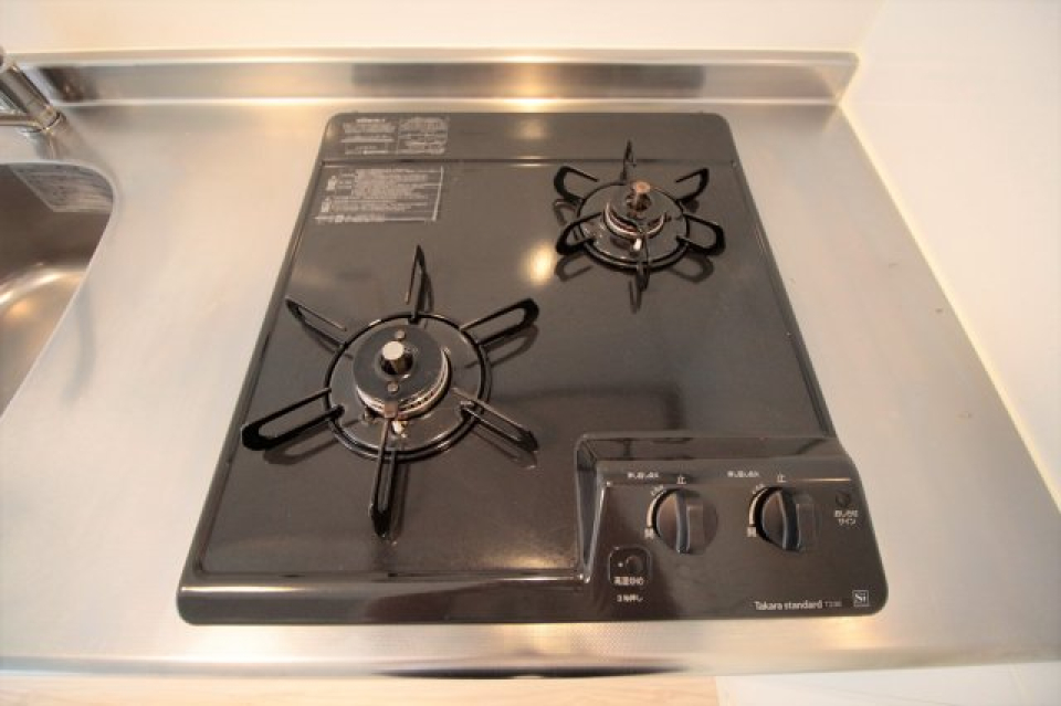 2口のガスコンロ付きです。