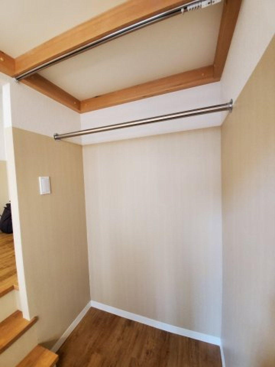 書斎スペース反対側。なんと収納スペースあるんです。（同間取り別部屋参考写真）