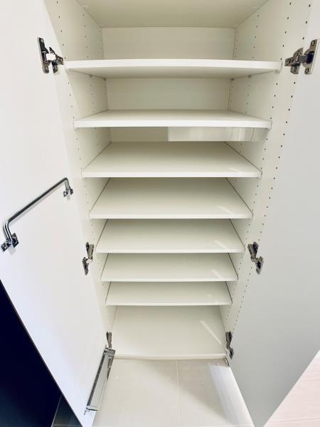 たくさん靴が入るシューズラック。