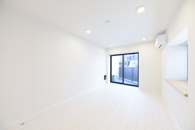 どこまでも白い部屋！