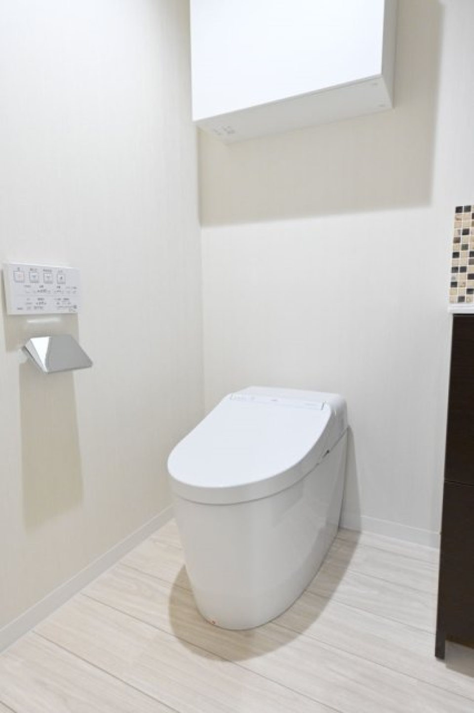 トイレは収納付き