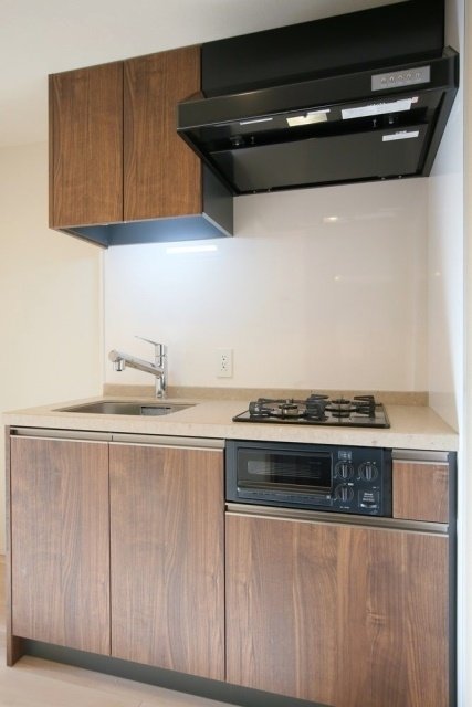 キッチンは木目でナチュラル