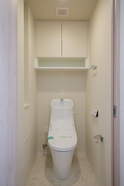 トイレは収納付き