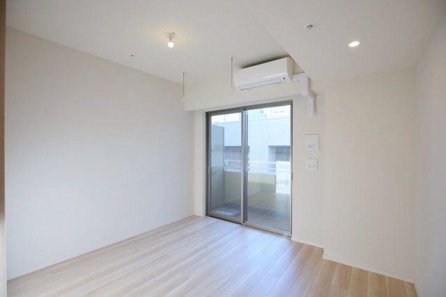 白く明るい部屋