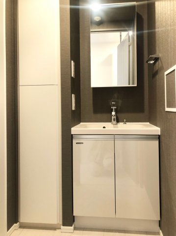 洗面台はコンパクトなサイズ